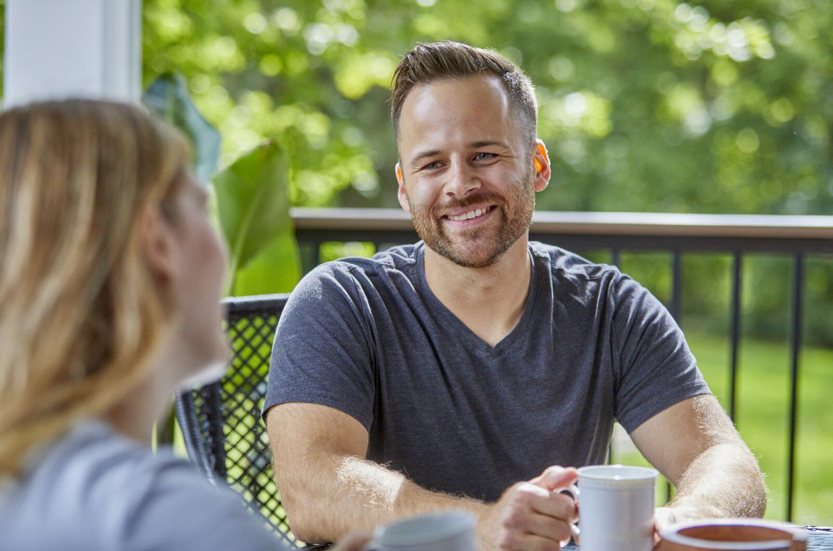 Wypukłe profile ciała wokół stomii